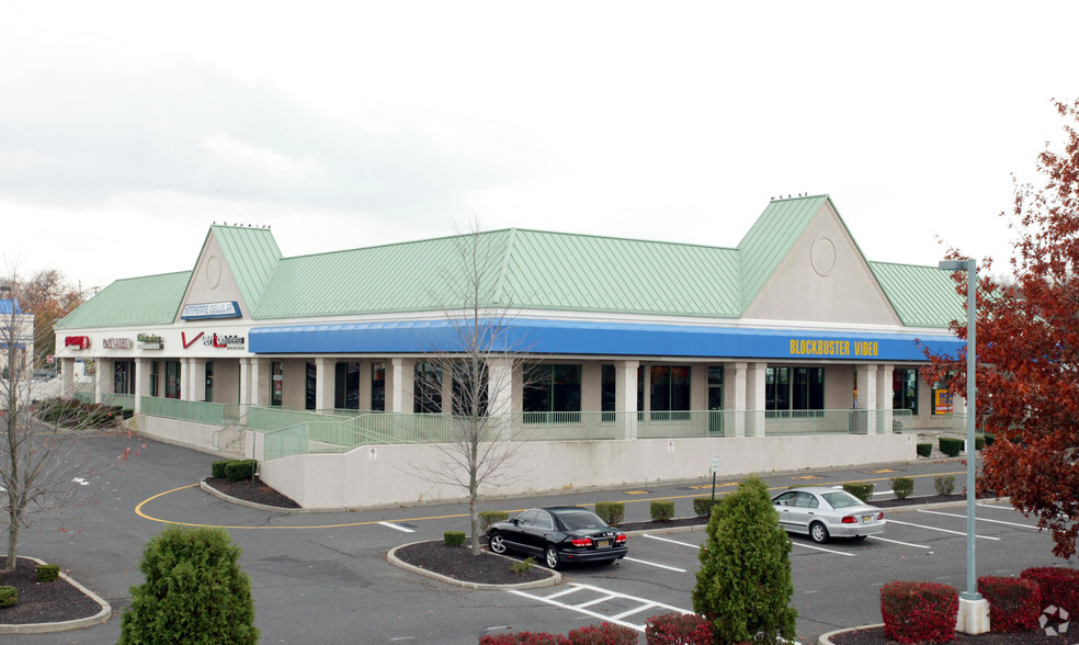 1075 State Route 34, Matawan, NJ for lease - Building Photo - Image 2 of 7