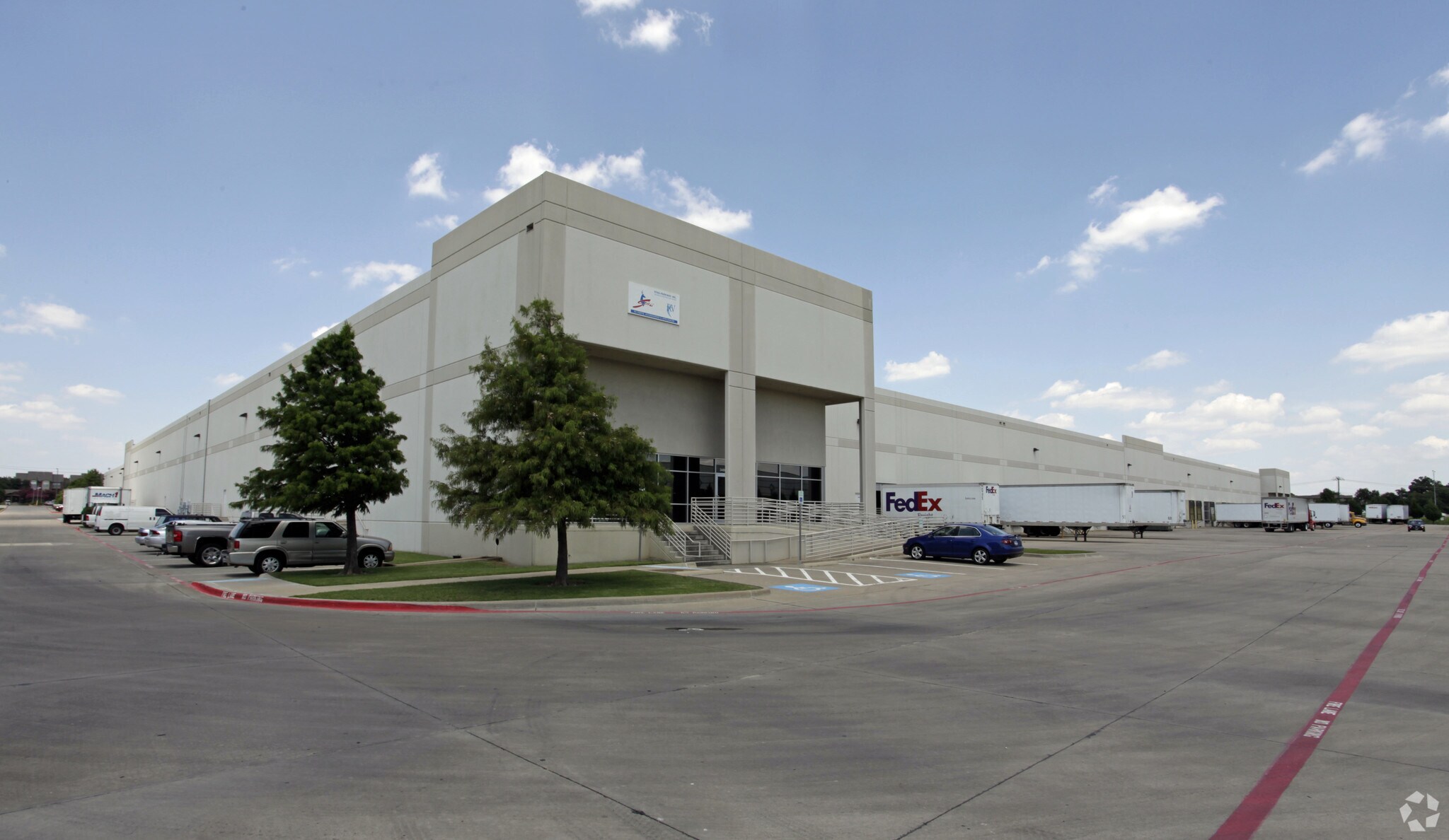 3440-3480 S Watson Rd, Arlington, TX for sale Primary Photo- Image 1 of 1