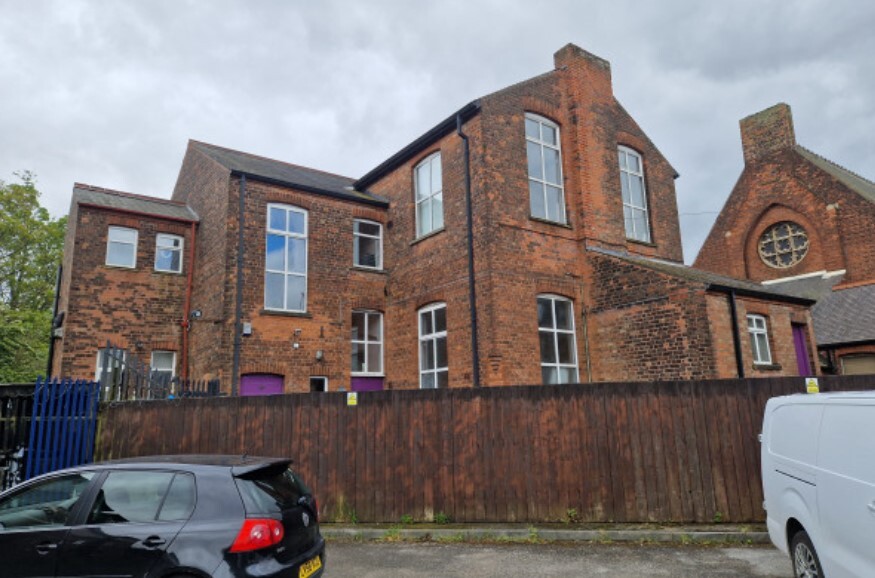 2 Duesbery St, Hull for sale - Building Photo - Image 2 of 6