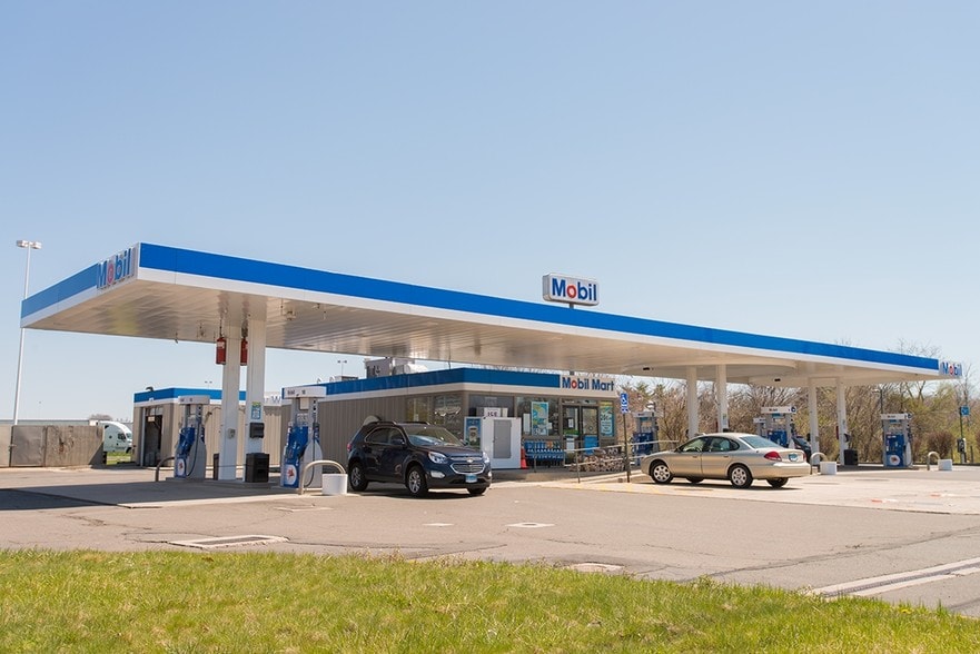 48 Leetes Island Rd, Branford, CT 06405