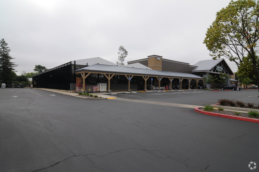 2230 Cleveland Ave, Santa Rosa, CA for lease - Building Photo - Image 2 of 5