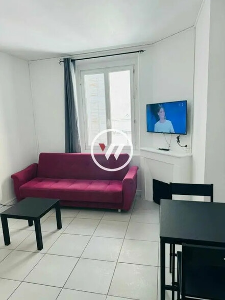 Flex in Marseille for sale - Building Photo - Image 3 of 10