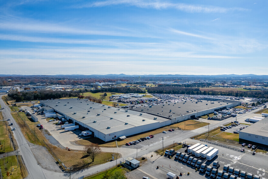 1420 Toshiba Dr, Lebanon, TN for lease - Building Photo - Image 1 of 4