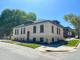 More details for 427 Water St, Manistee, MI - Office for Sale