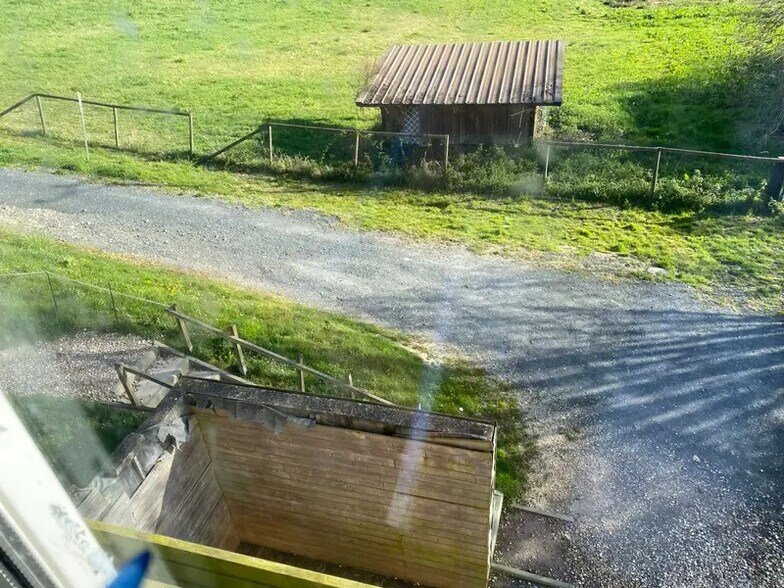 Flex in PONT-L'EVEQUE for sale - Building Photo - Image 3 of 6