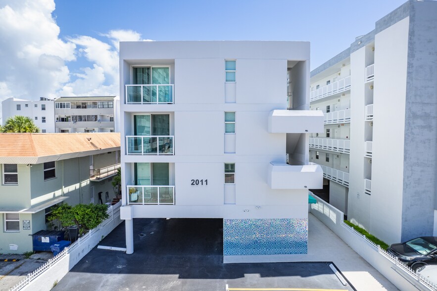 2011 Bay Dr, Miami Beach, FL for sale - Building Photo - Image 1 of 23