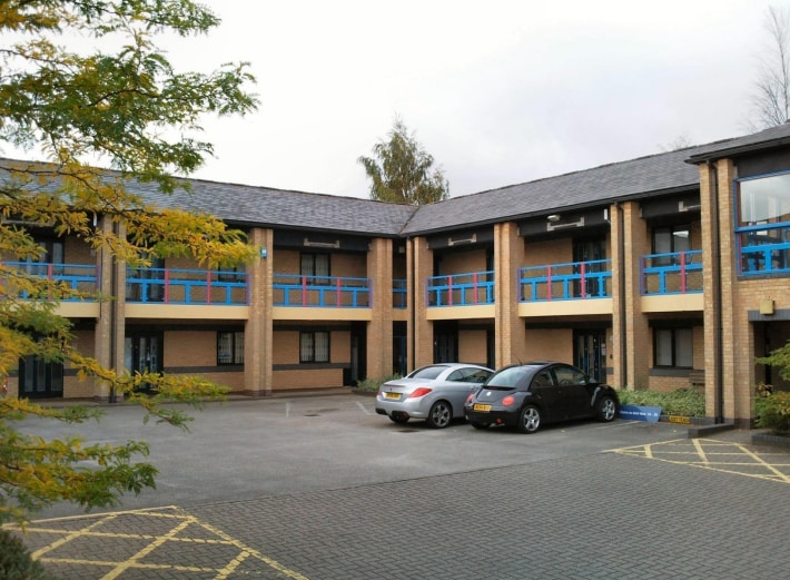 2-4 and 16-17 Ensign Business Centre portfolio of 2 properties for sale on LoopNet.com - Building Photo - Image 2 of 2