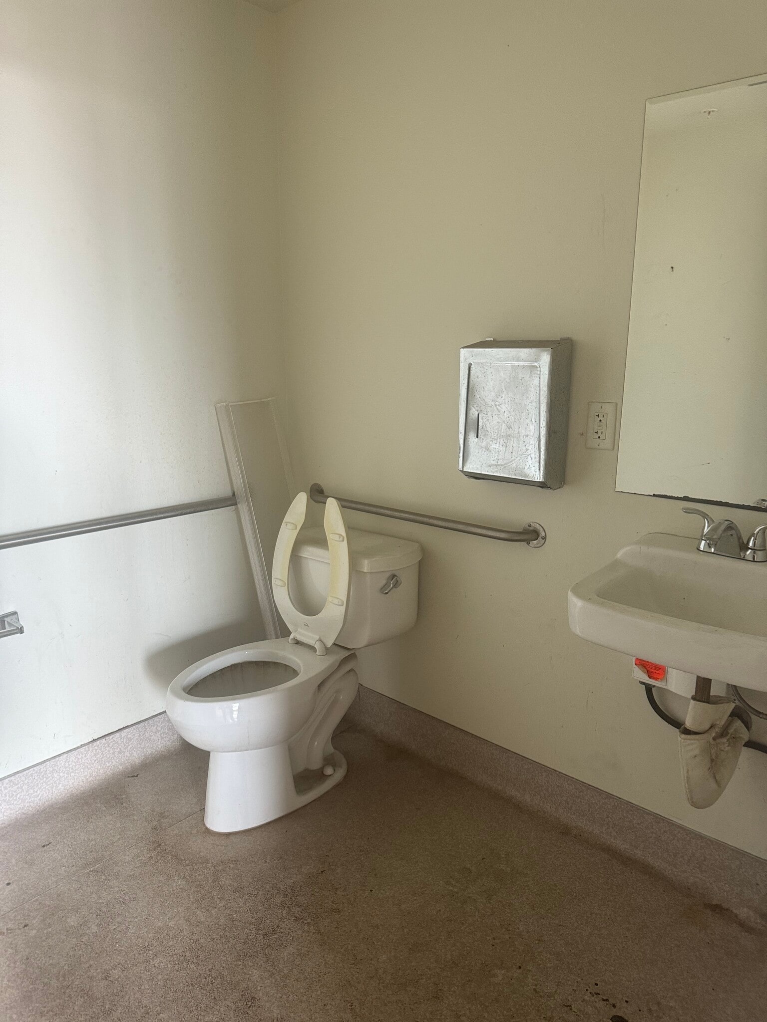 2415 San Diego Ave, San Diego, CA for sale Interior Photo- Image 1 of 4