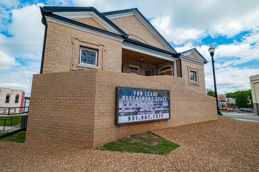 117 1st Ave NE, Winchester, TN for sale - Building Photo - Image 2 of 9