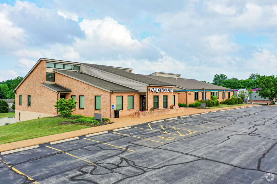 12810-12818 Tesson Ferry Rd, Saint Louis, MO for lease - Building Photo - Image 2 of 6