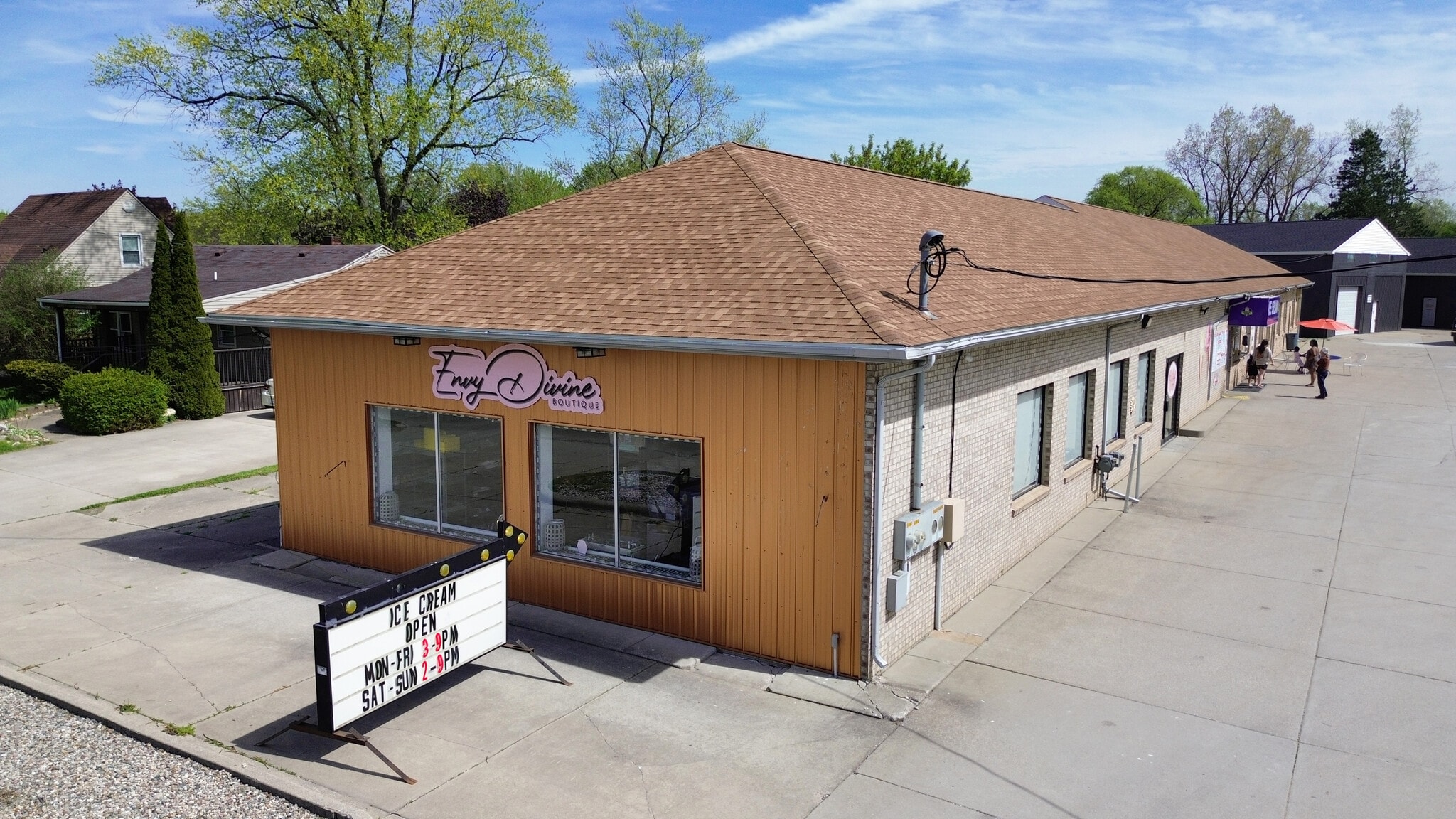 5480-5488 Richfield Rd, Flint, MI for lease Building Photo- Image 1 of 16