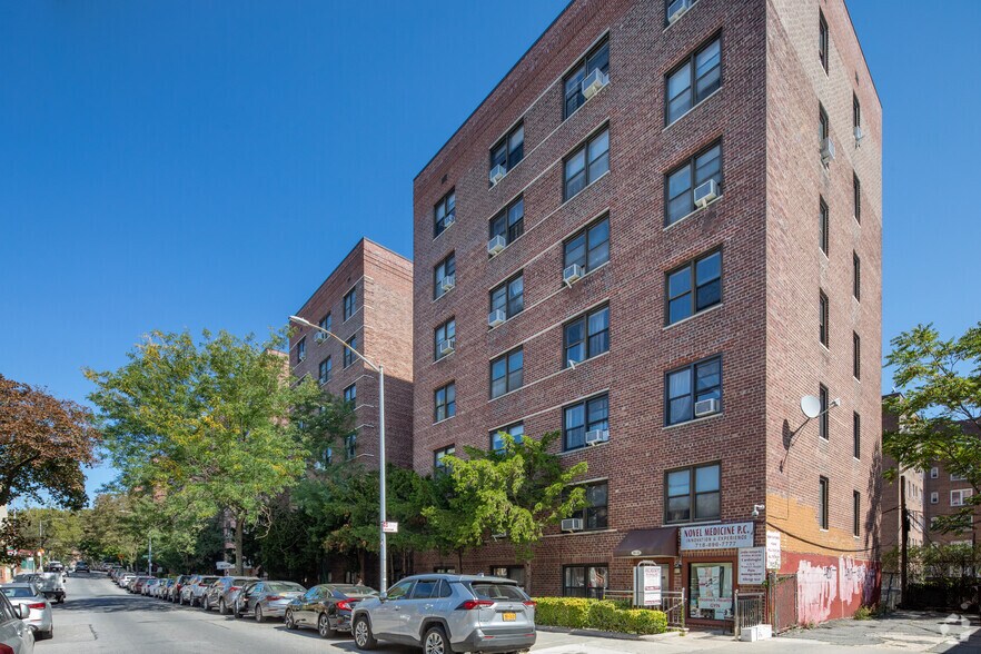 98-30 67th Ave, Flushing, NY for sale - Primary Photo - Image 1 of 1