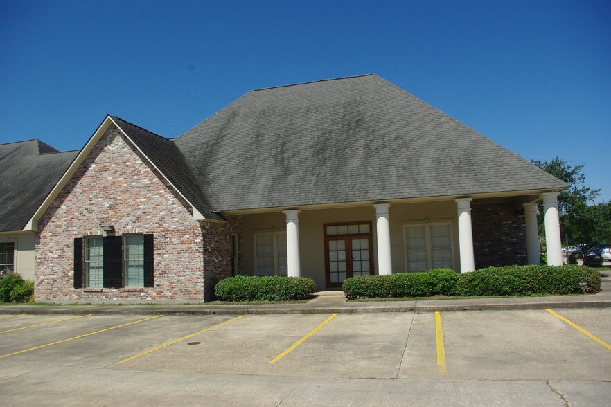 13348 Coursey Blvd Baton Rouge La 70816 Property For On 13348 Coursey Blvd Baton Rouge La 70816 Property For On Loopnet Com