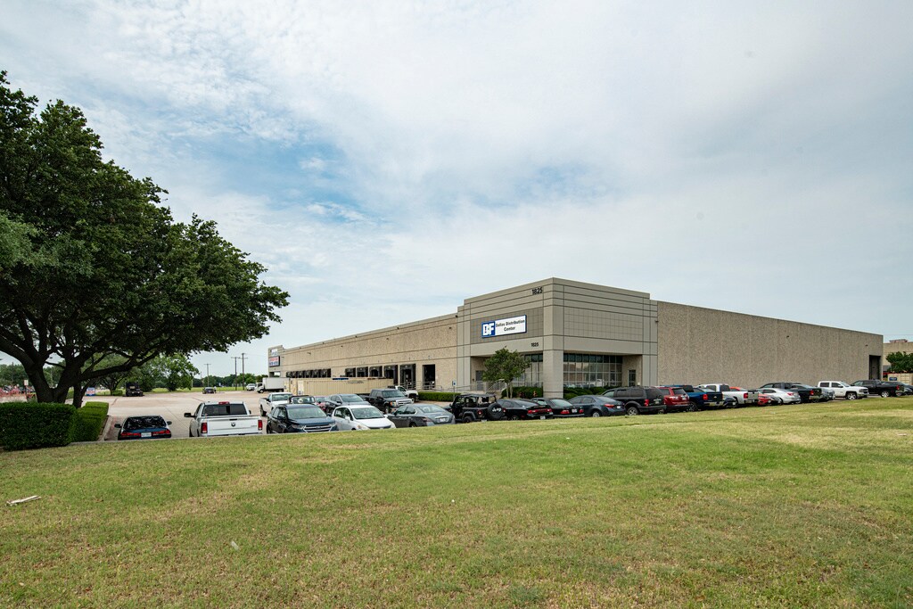 1825 Westpark Dr, Grand Prairie, TX for lease Building Photo- Image 1 of 10