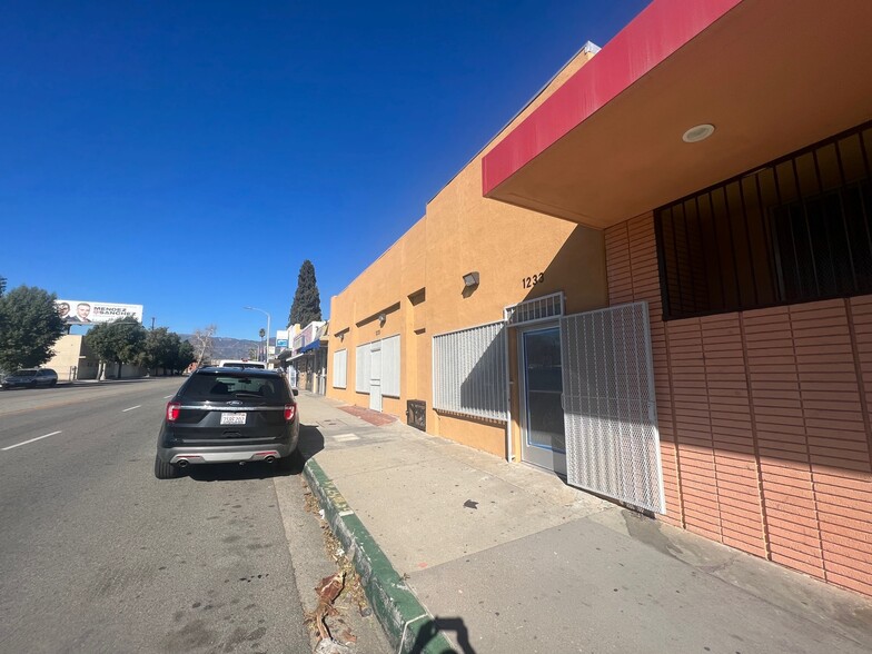 1233-1235 N E St, San Bernardino, CA for lease - Building Photo - Image 1 of 19