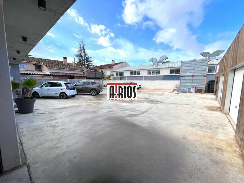 Industrial in La Crau for lease - Building Photo - Image 3 of 19
