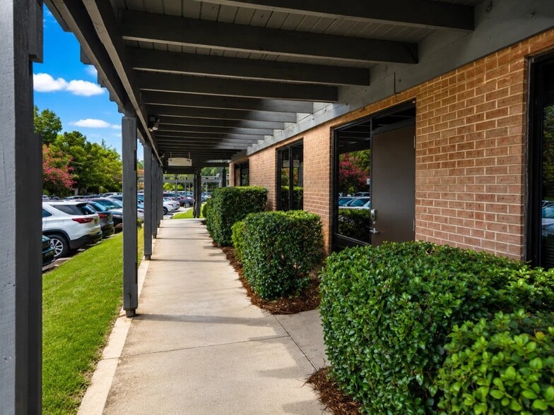 2711 Randolph Rd, Charlotte, NC for sale - Building Photo - Image 2 of 16
