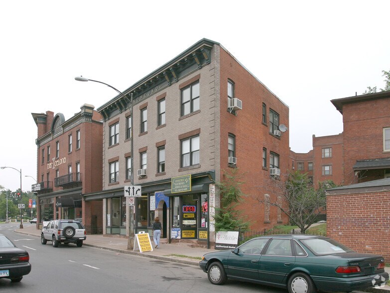 2024 Maple Ave, Hartford, CT 06114