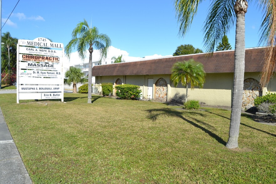 1745 S Highland Ave, Clearwater, FL for sale - Primary Photo - Image 2 of 6