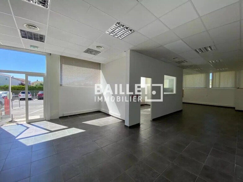 Office in Biot for lease - Interior Photo - Image 1 of 9