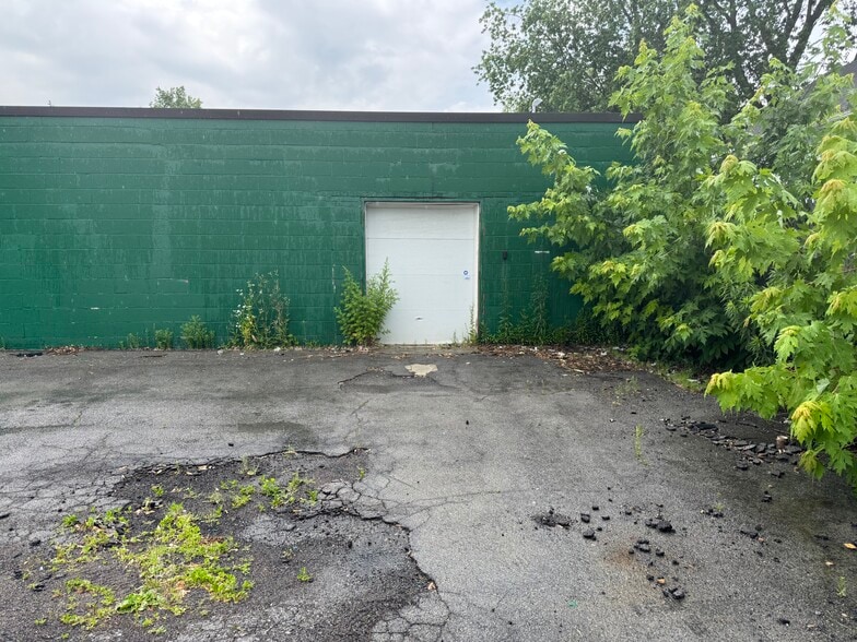 2990 Seneca St, West Seneca, NY for lease - Building Photo - Image 2 of 3