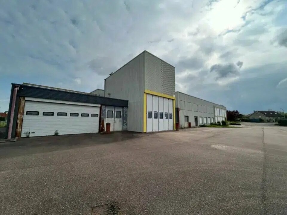 Flex in Troyes for lease Building Photo- Image 1 of 10