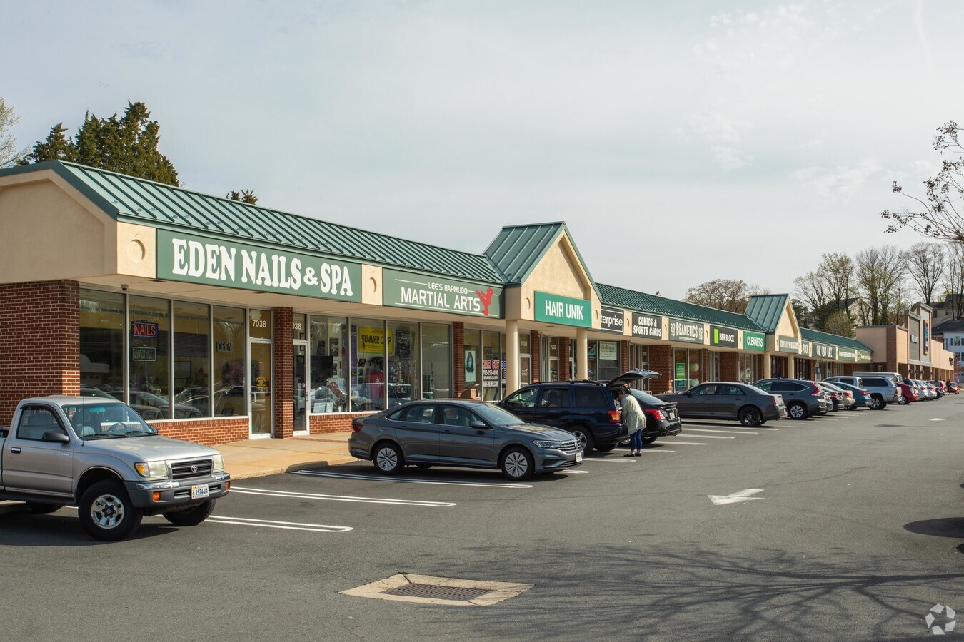 70107064 Columbia Pike, Annandale, VA 22003