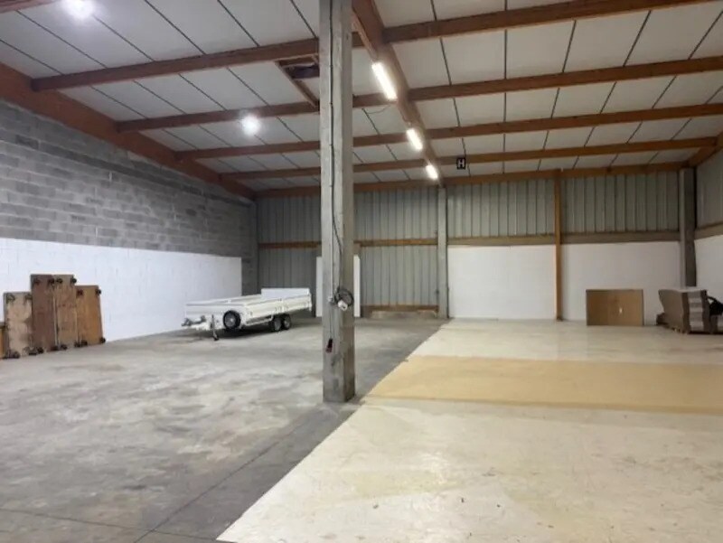 Location Bureaux 488 m² - Photo 1