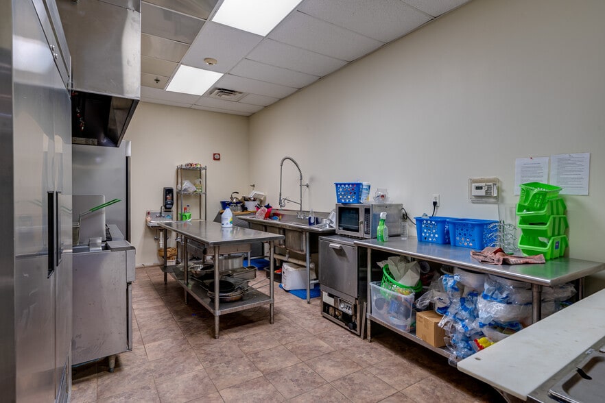 3737 Stilesboro Rd NW, Kennesaw, GA for sale - Interior Photo - Image 2 of 49