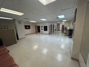 1717 R.T. Dunn Dr, Bloomington, IL for lease Building Photo- Image 2 of 4