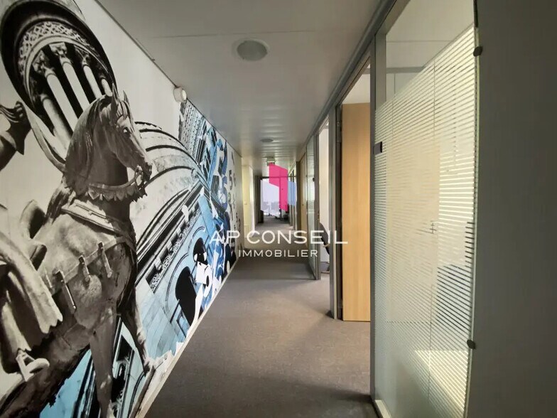 Office in Montigny-le-Bretonneux for lease - Interior Photo - Image 3 of 6