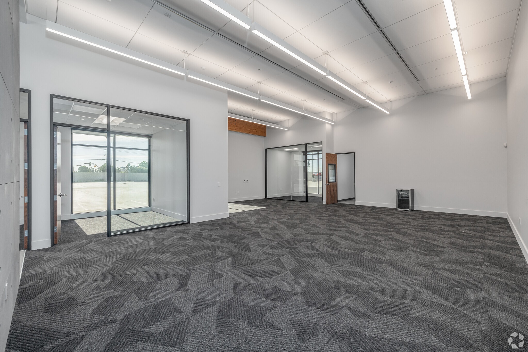 14527 S San Pedro St, Gardena, CA for lease Interior Photo- Image 1 of 14