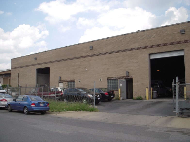 5010 Creston St, Hyattsville, MD for lease - Building Photo - Image 3 of 7