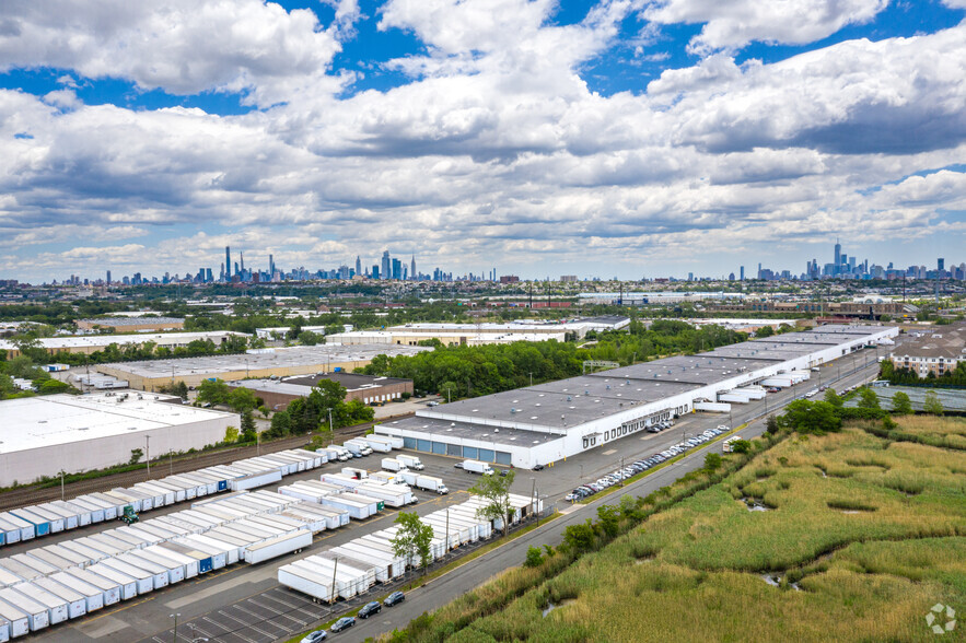 1000 New County Rd, Secaucus, NJ for lease - Building Photo - Image 3 of 3