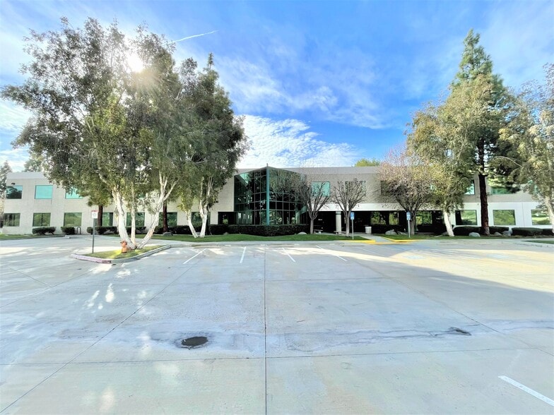 12395 World Trade Dr, San Diego, CA for lease - Building Photo - Image 2 of 3