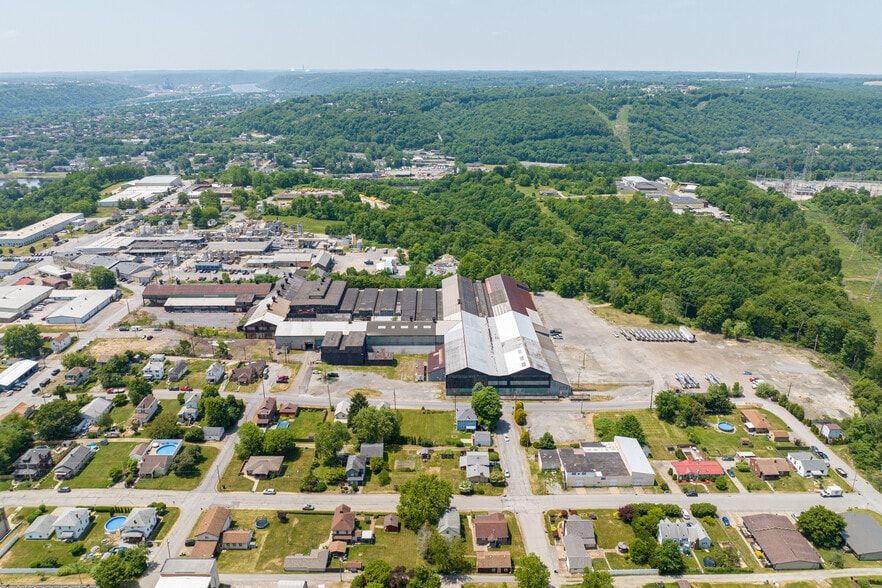 670 Pennsylvania Ave, Rochester, PA for sale - Building Photo - Image 1 of 4