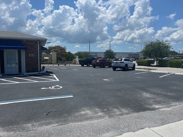 1315 N Dixie Hwy, Lake Worth, FL for sale - Building Photo - Image 3 of 24