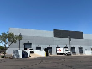 2075 W Obispo Ave, Gilbert, AZ for lease Building Photo- Image 2 of 7