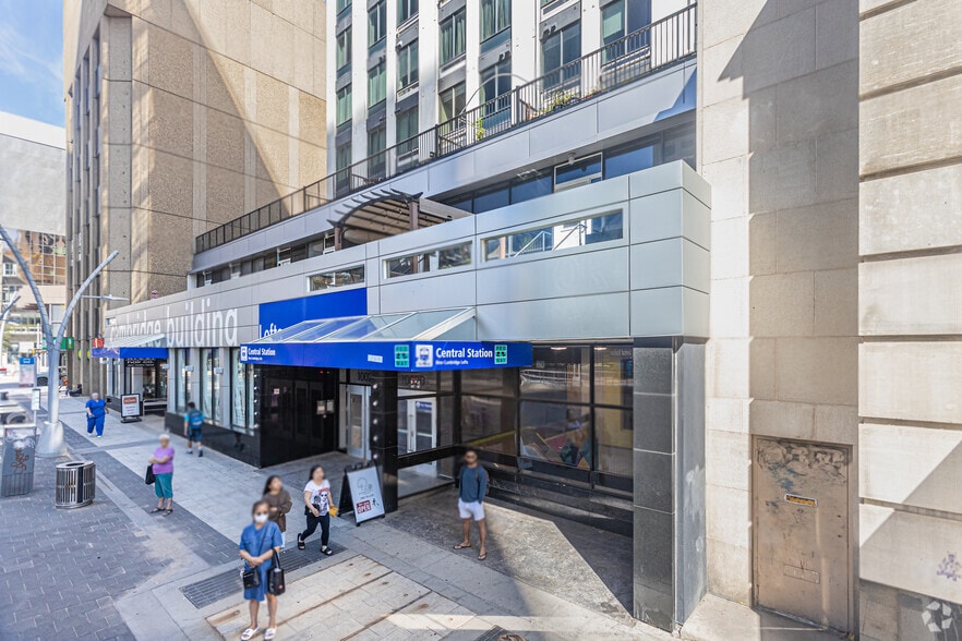 10020-10030 Jasper Ave NW, Edmonton, AB for lease - Building Photo - Image 3 of 15