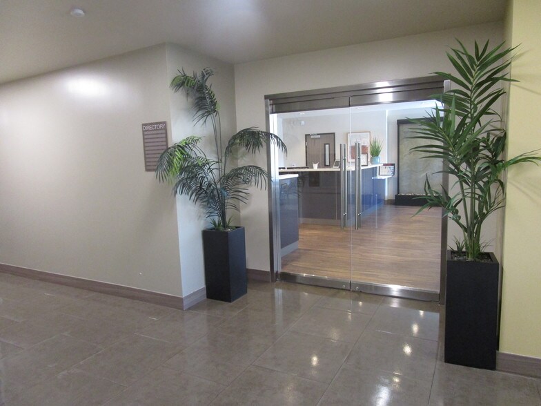 1950 E 17th St, Santa Ana, CA for lease - Interior Photo - Image 3 of 26