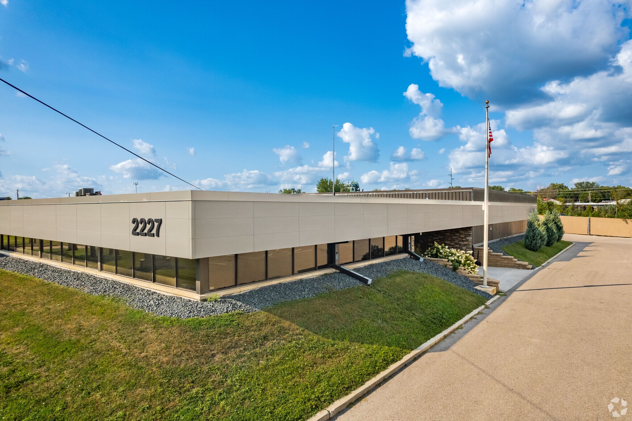 2227 7th St NW, Rochester, MN for sale Primary Photo- Image 1 of 1