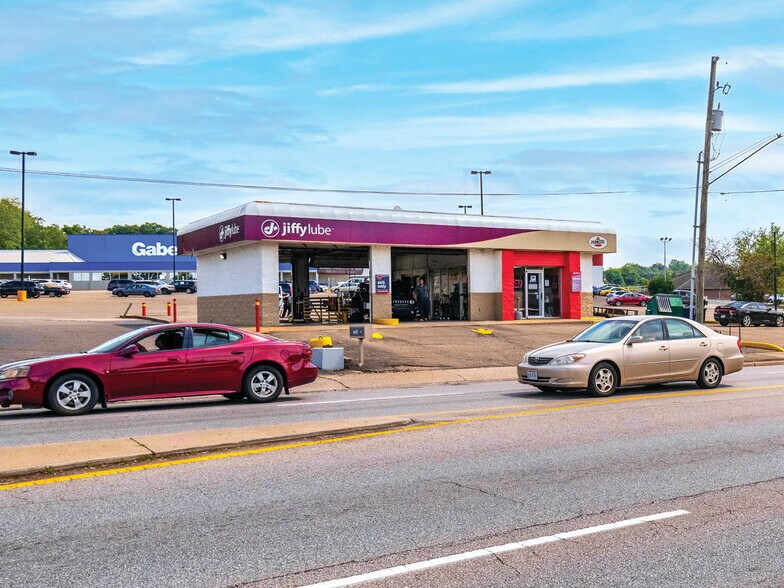 3046 Maple Ave, Zanesville, OH for sale - Building Photo - Image 1 of 1