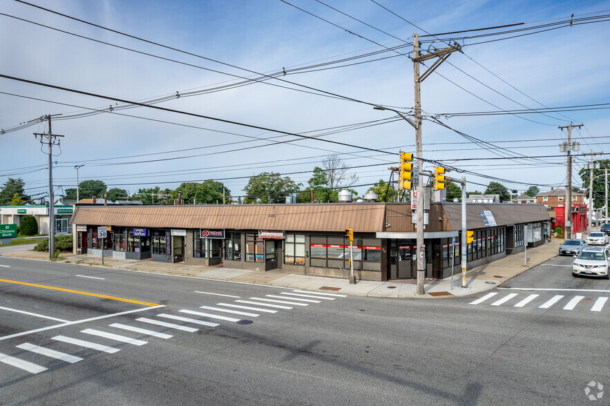 814 Newport Ave, Pawtucket, RI for sale - Primary Photo - Image 1 of 1