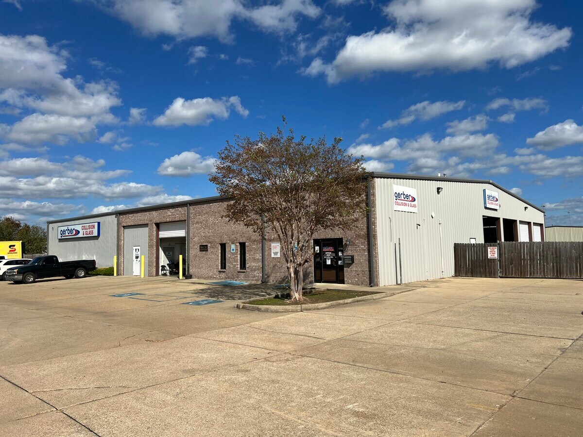 3319 E Texas St, Bossier City, LA 71111 Gerber Collision & Glass