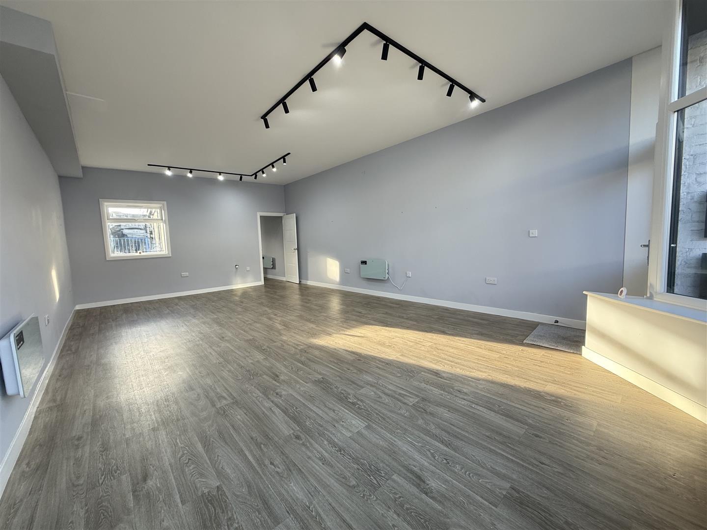 515-517 Hessle Rd, Hull for lease Interior Photo- Image 1 of 4