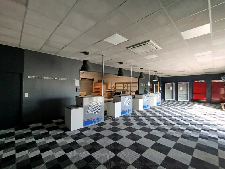 Flex in Toulouse for lease - Building Photo - Image 2 of 15