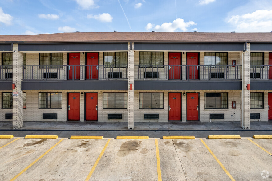 7411 Cullen Blvd, Houston, TX for sale - Building Photo - Image 3 of 4