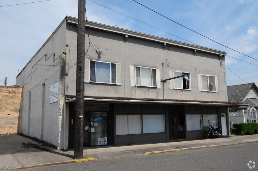 211 Pine St, Kelso, WA for lease - Primary Photo - Image 1 of 9