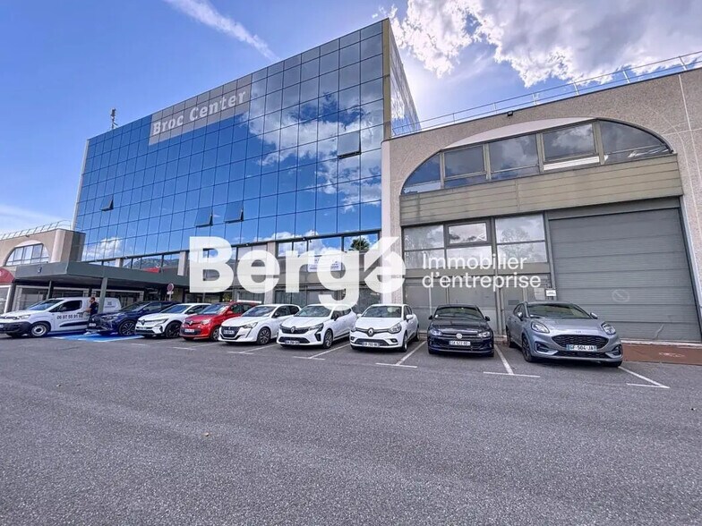 Office in Carros for lease - Building Photo - Image 1 of 11