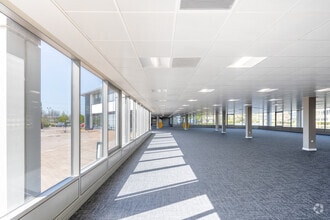 Waterside Dr, Reading for lease Interior Photo- Image 2 of 12